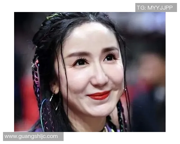 泰国最矮足球明星女生的励志故事与奋斗精神展现了女性运动员的无限魅力与坚持