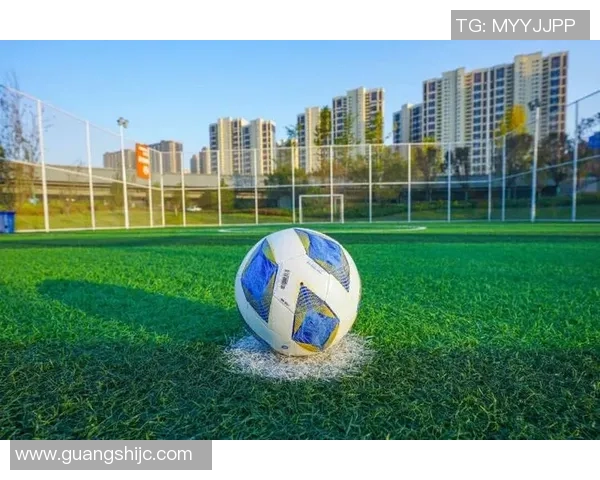 足球龙龙带你领略绿茵场上的激情与梦想，开启属于你的足球之旅